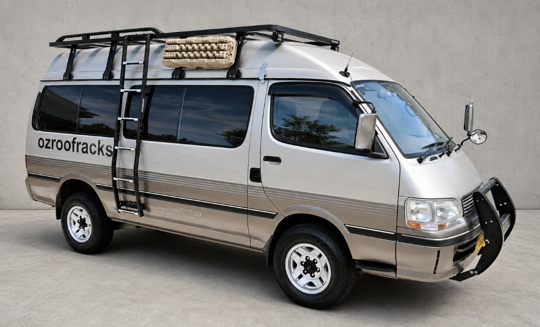 1x OZ310 Tradesman Roof Platform 1330x3100MM for Hiace 100 and Hiace 200 Series Ozroofracks
